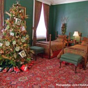 Christmas Decorations in the Groom’s Room